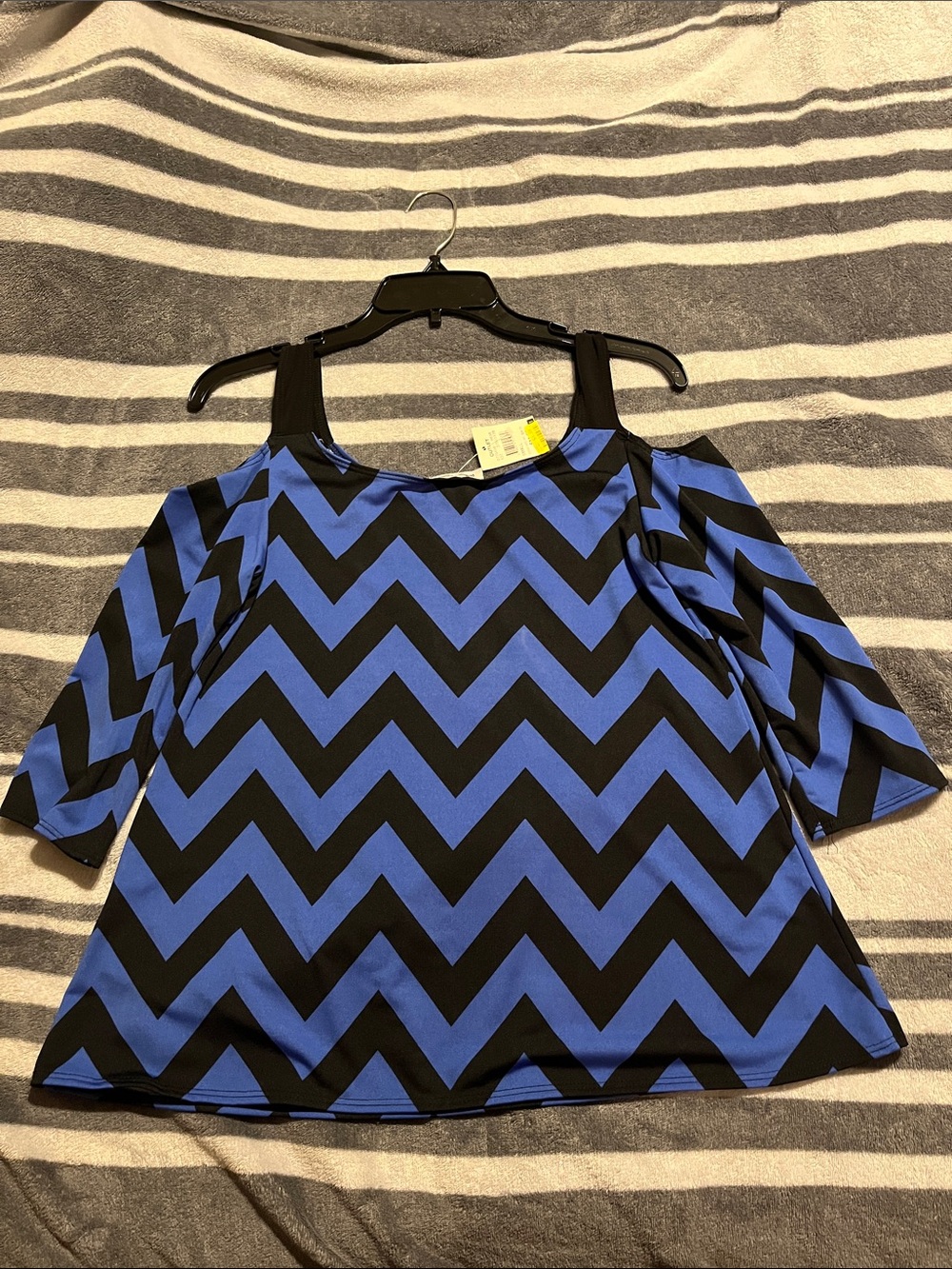 Star Vixen Blue and Black Chevron Cold-Shoulder Tunic - Picture 5 of 6